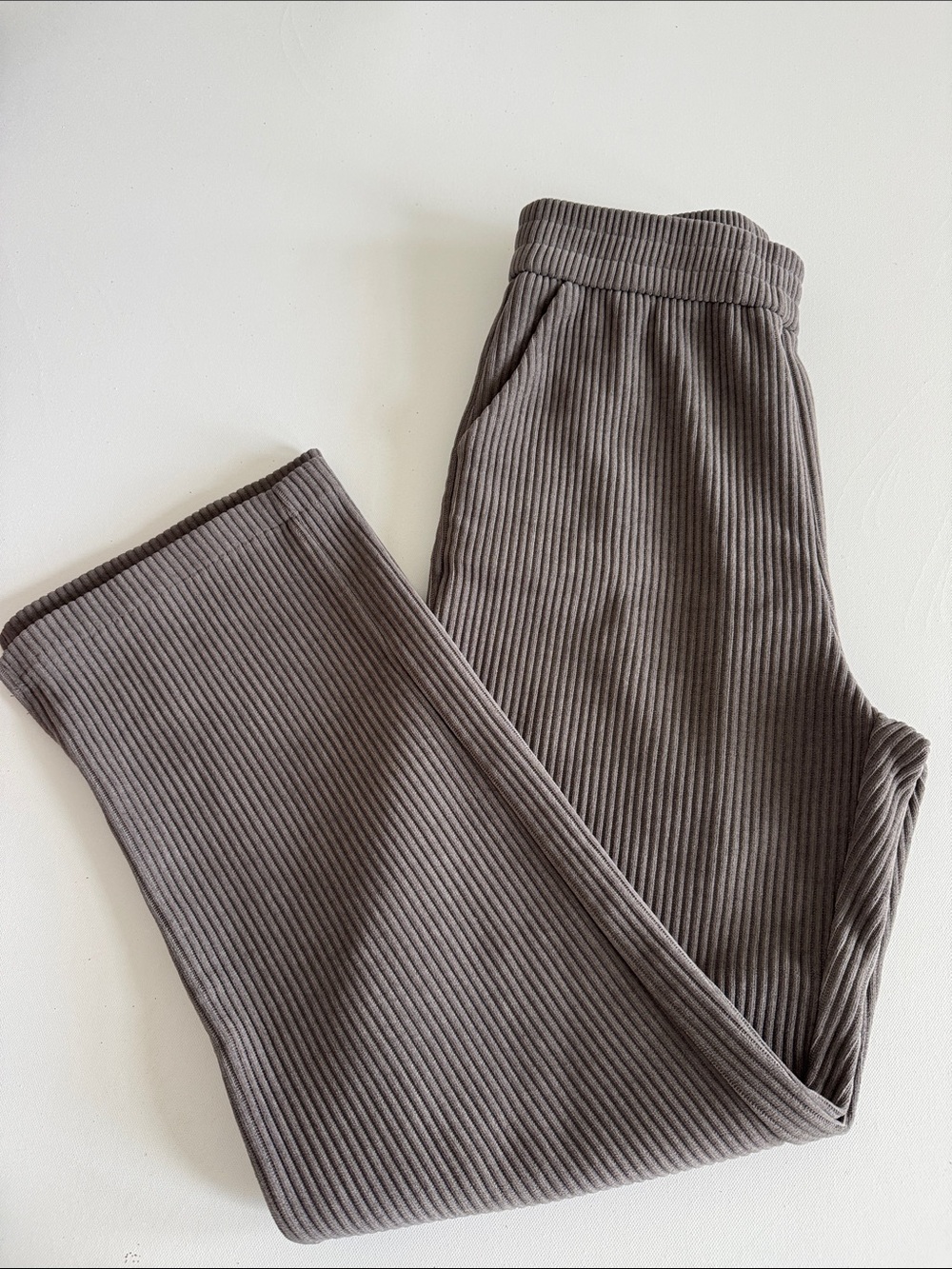 Ribbed Knit Lounge Pants — Taupe